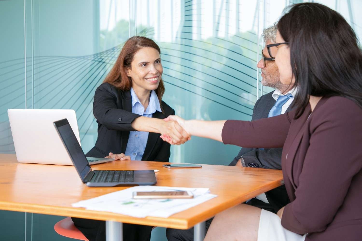 Virtual Legal Assistant Benefits for Immigration Law Firms – Enhancing client engagement with proactive communication and trust.
