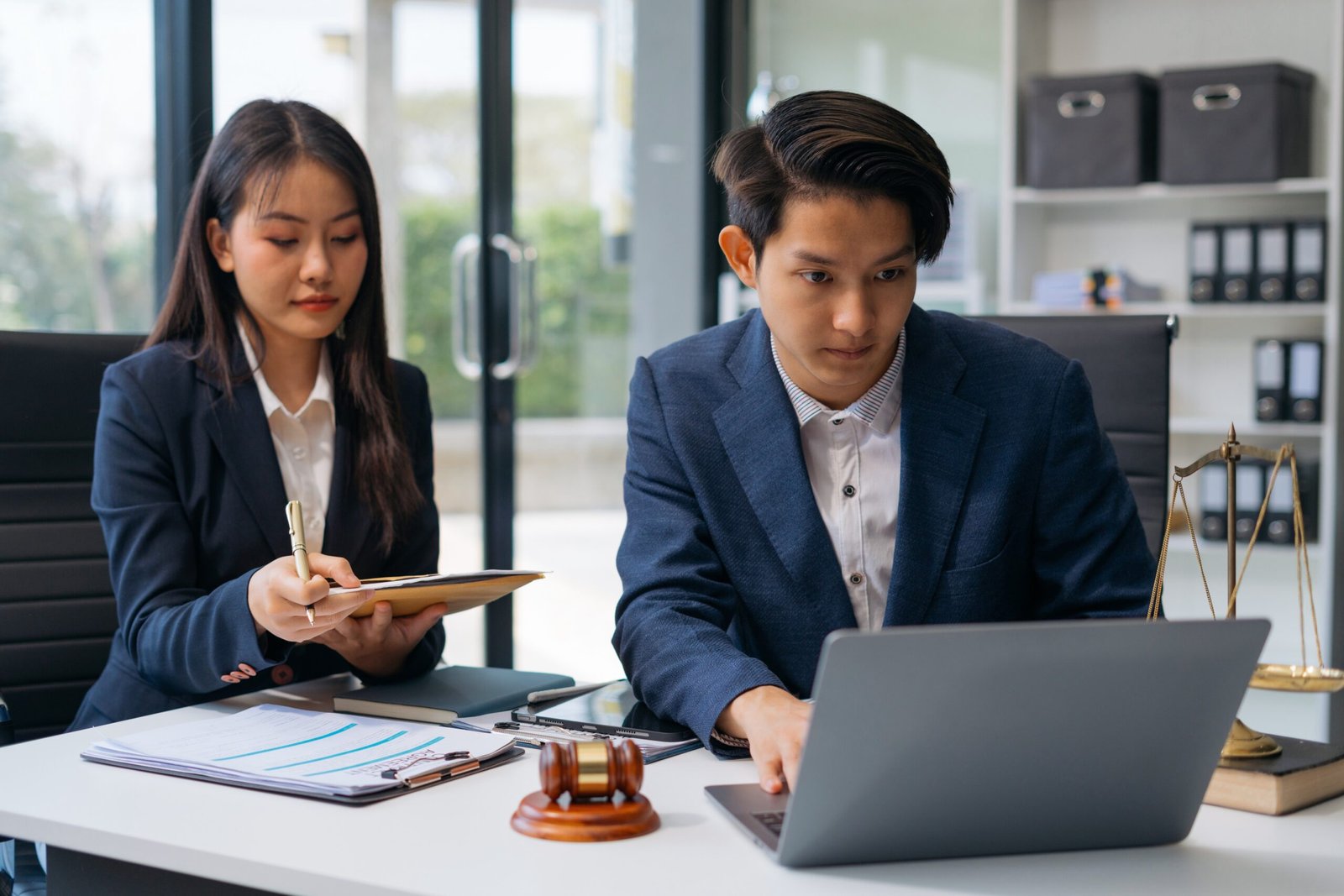 How Virtual Paralegals Help with H-1B Intake for Employers and Employees