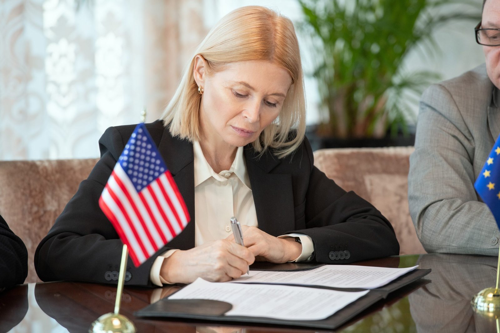 Outsource H-1B Filings to Virtual Paralegals and Maximize Efficiency