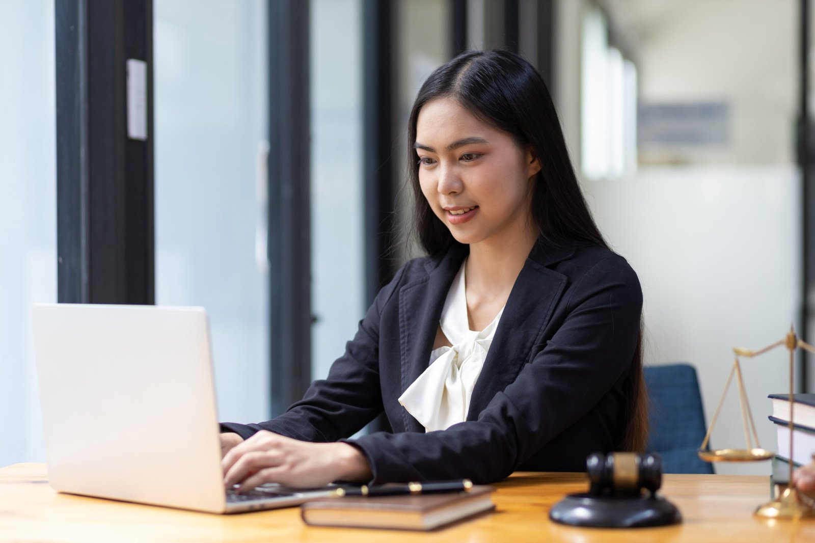 Secure Case Storage How Virtual Paralegals Ensure Compliance & Confidentiality