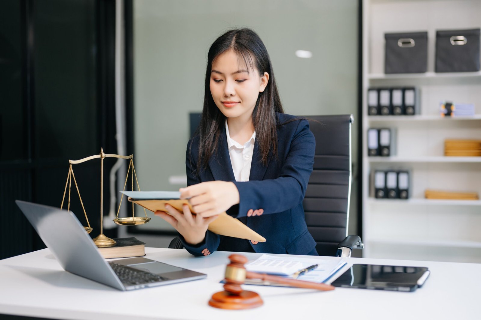 USCIS Premium Processing How Virtual Paralegals Track 15-Day Approvals