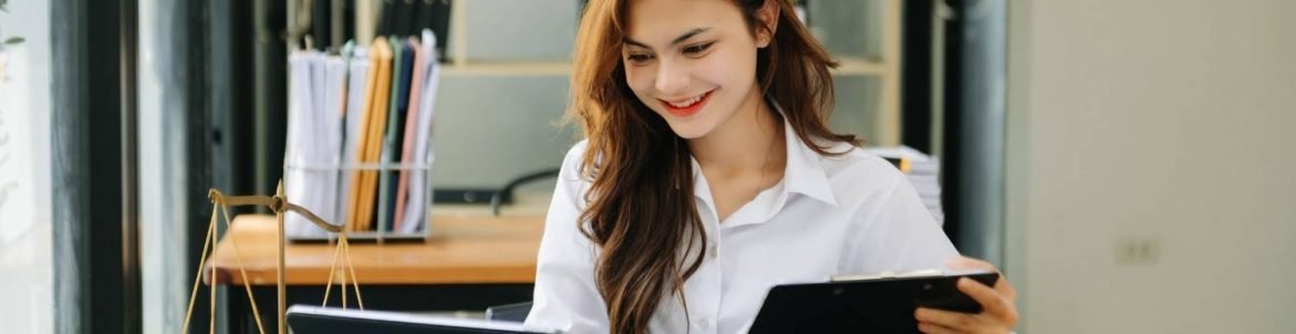 Virtual Legal Assistant for Immigration Law Firms  –  Streamlining Case Processing and Document Management.