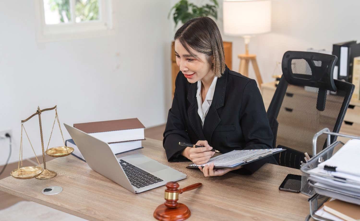 Virtual Legal Assistant Supporting Law Firm Operations Online