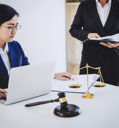 How Immigration Paralegals Keep Attorneys Ahead of H-1B Filing Timelines