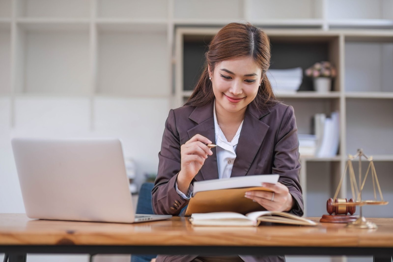 How Paralegals Help Immigration Firms Manage H-1B Visa Compliance Audits