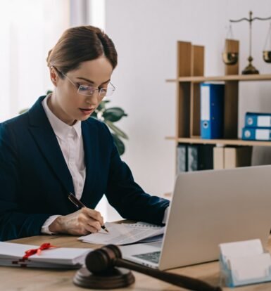 How Paralegals Support Immigration Firms with H-1B Change-of-Employer Petitions