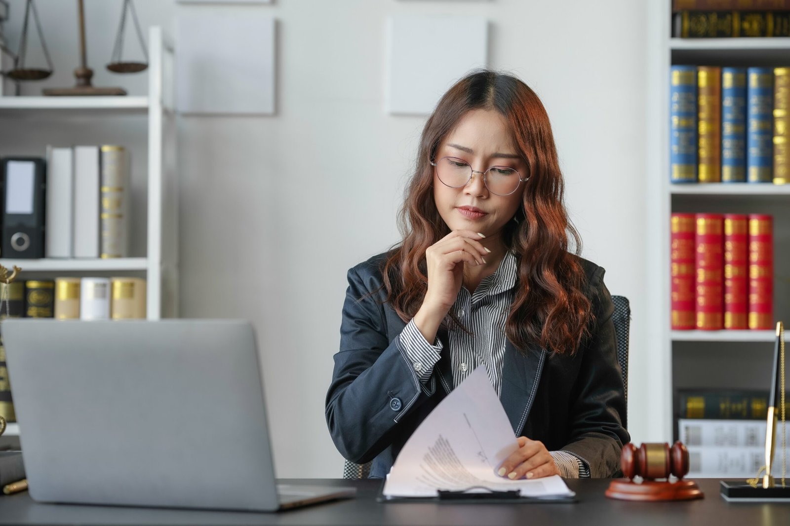 Real-Time Paralegal Support for H-1B Dependent Employer Documentation A Lifesaver for Busy Immigration Attorneys